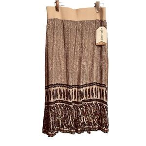 ANDI + JAMES Women's Medium A-Line Skirt Pleated Beige
Geometric Paisley Hem NWT